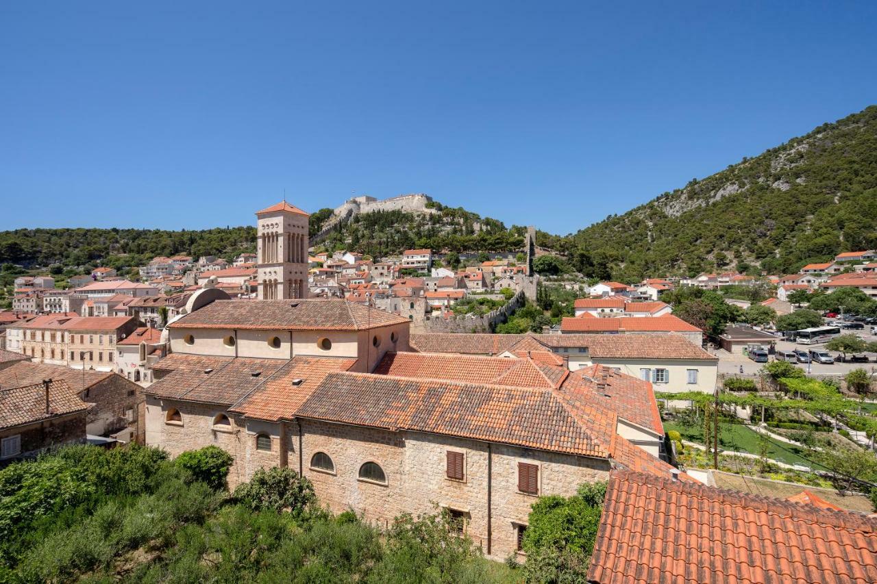 Velada Center Appartement Hvar Town Buitenkant foto